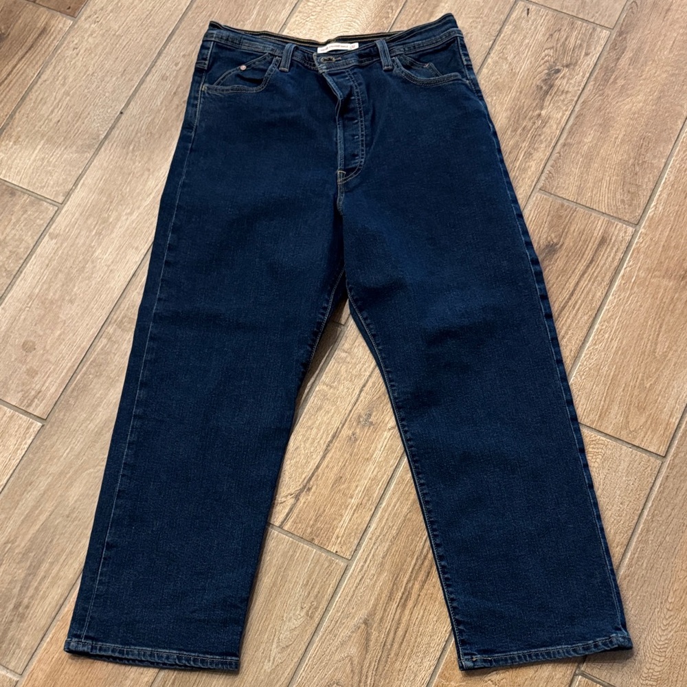 Levi’s Button Fly Ribcage jeans are so flattering! No back pockets!